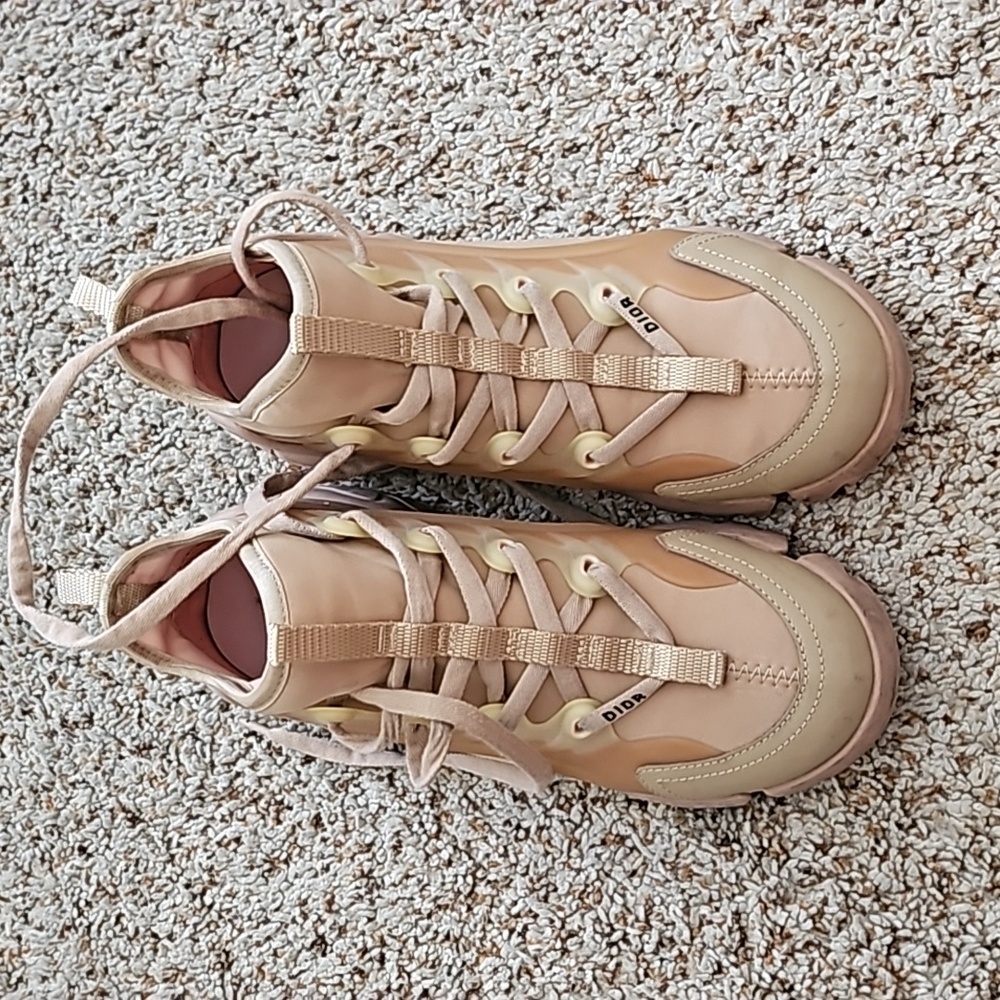 Dior D-Connect sneaker beige